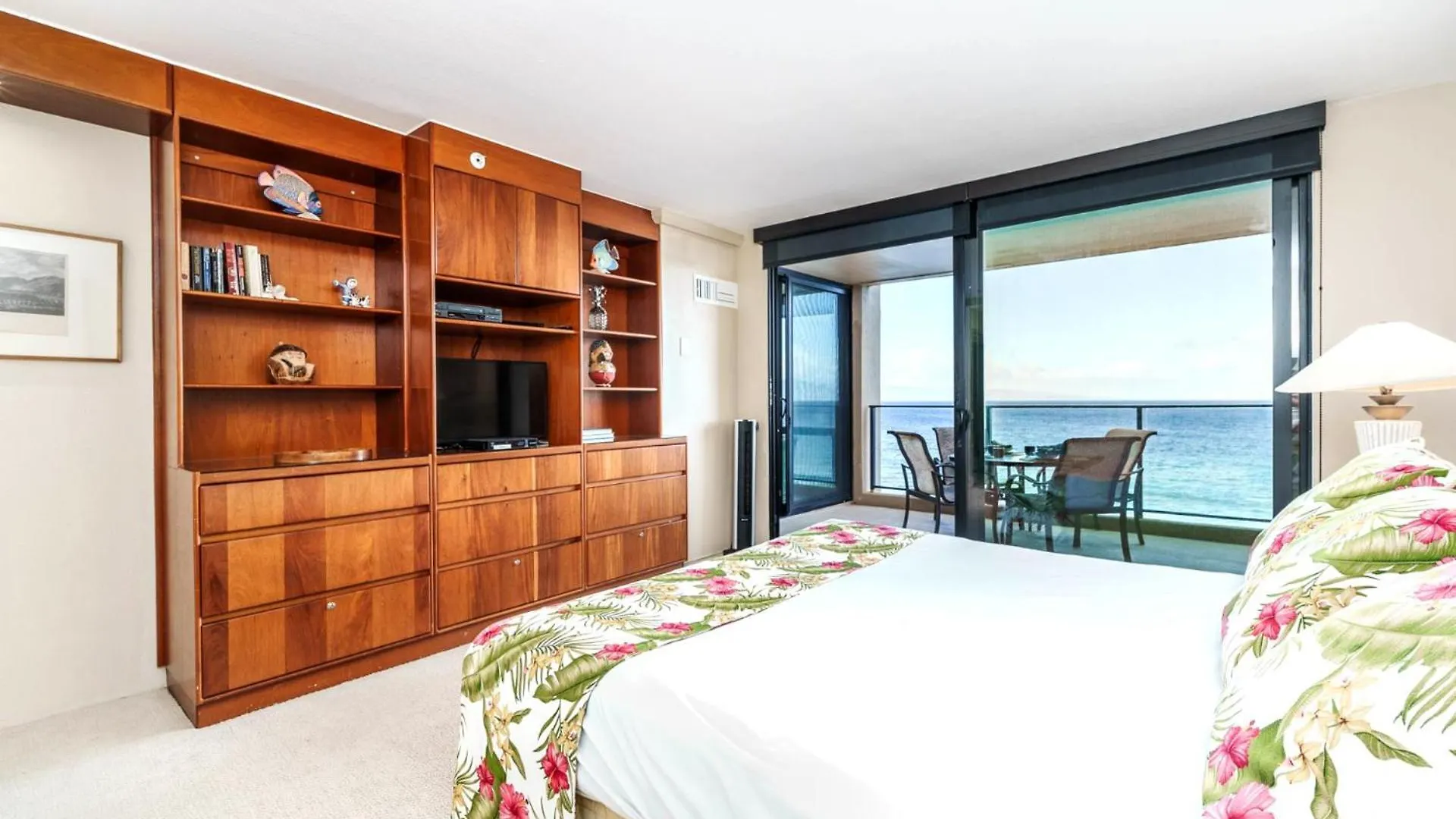 Apartment Kbm Resorts Free Car Mahana Mah-719 Stunning Ocean Front Kaanapali United States